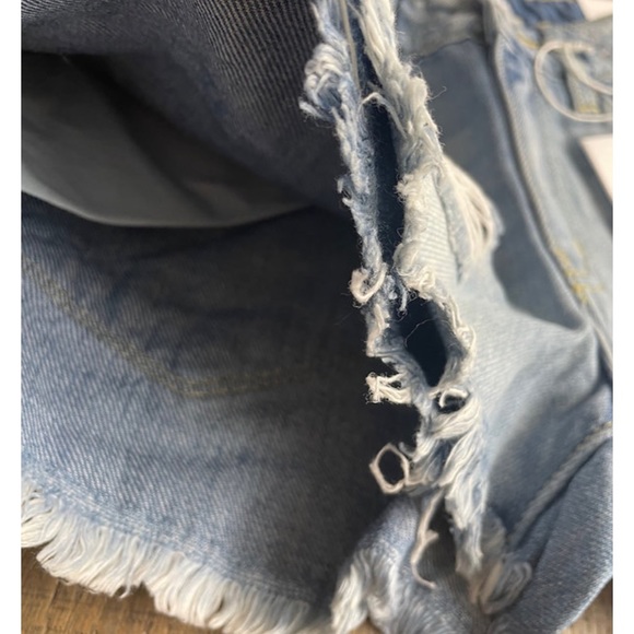 KanCan Women’s Mid Rise 2” Jean Shorts - Picture 3 of 8